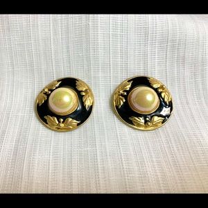 Vintage Faux Pearl Black Enamel Clip-on Earrings